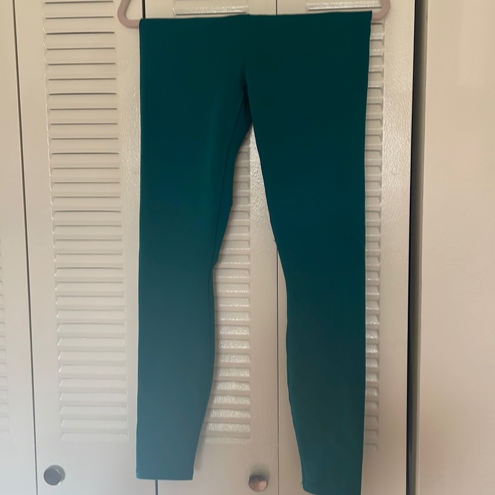 Fabletics Powerhold 7/8 length size large